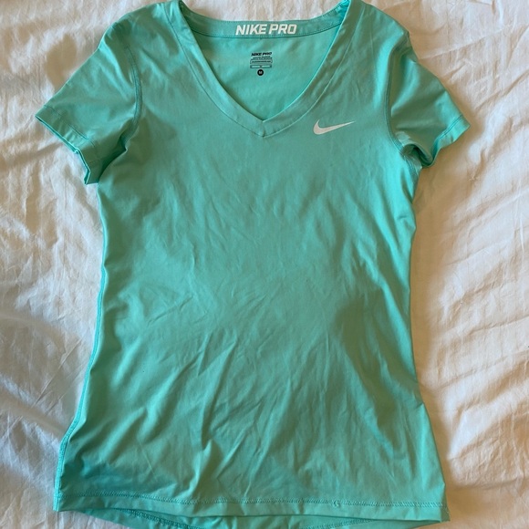 Nike Pro Workout Top - Picture 1 of 3